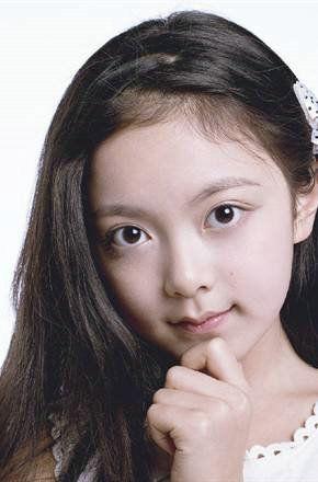 童晓彤个人资料,才华横溢的年轻艺术家，艺术与人生的完美融合