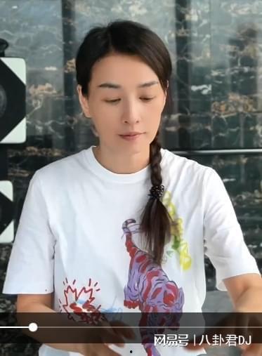 张庭最新生活照,优雅日常尽显明星风范