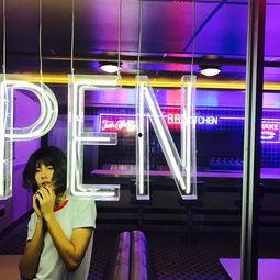 空间 网红,揭秘网络红人的虚拟王国