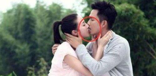 演员拍吻戏,揭秘演员拍吻戏背后的故事